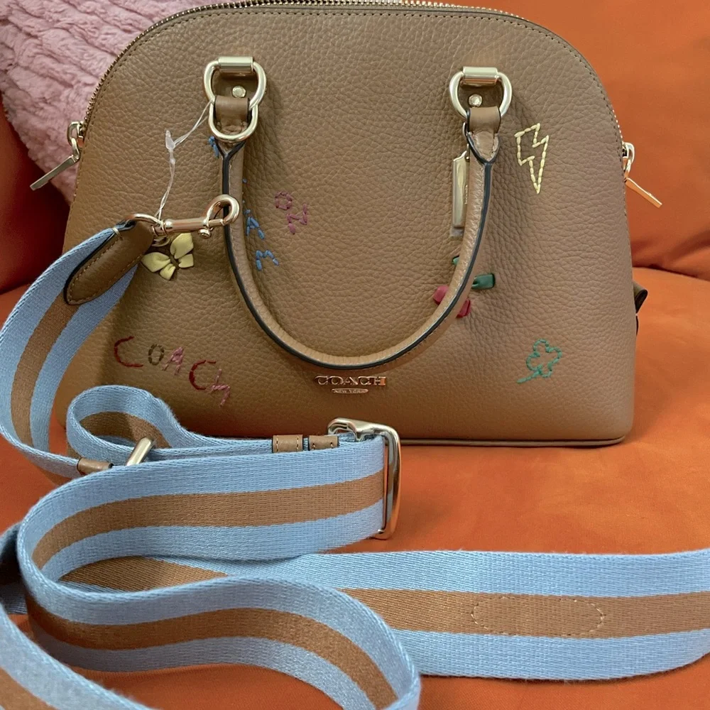 Coach Purse 👜 - Picture 1 of 6